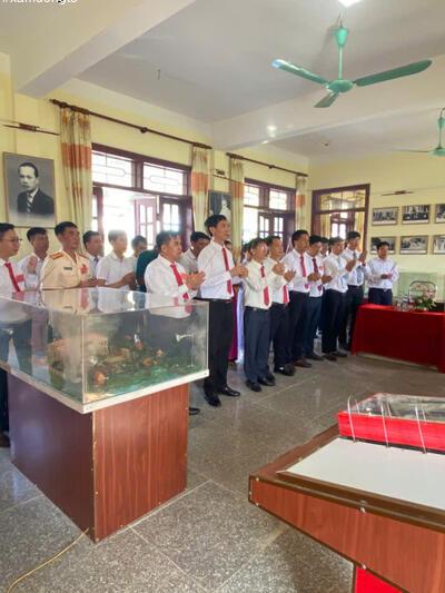 Đại biểu dự Đại hội dâng hương tưởng nhớ cố Luật sư Nguyễn Hữu Thọ