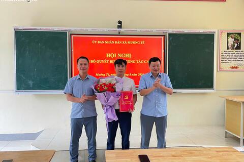 Lễ công bố Quyết định của UBND xã về công tác cán bộ
